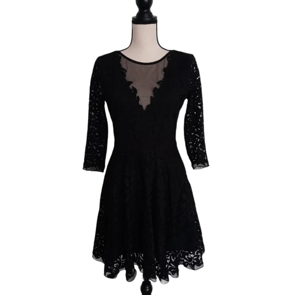 Saylor Zenaida Lace Mini Dress